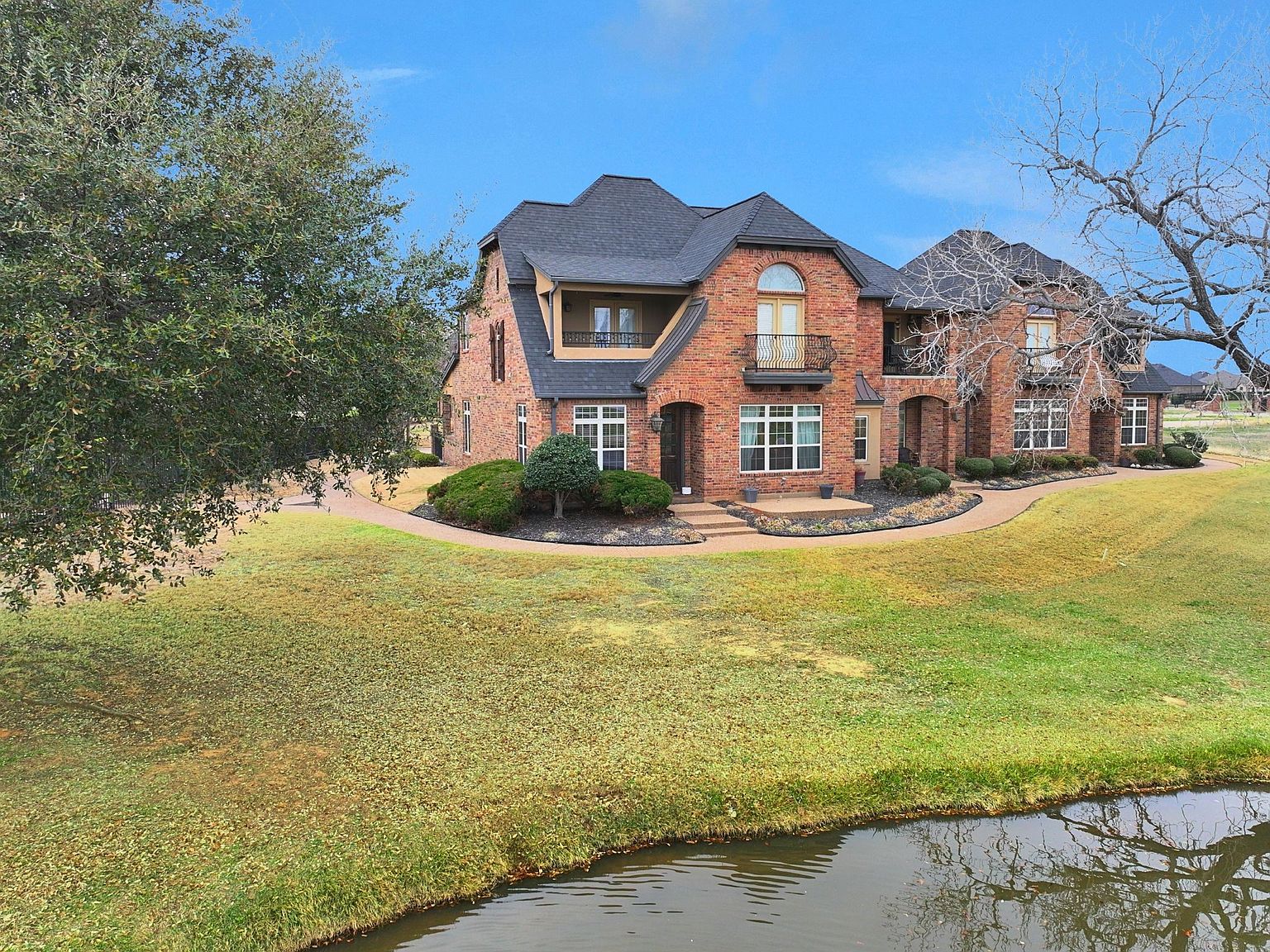 2200 Herons Nest Dr