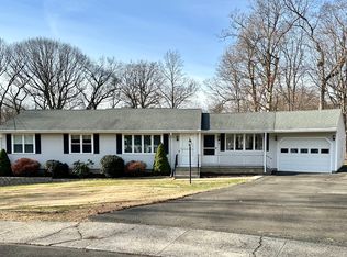 6 Medallion Pl, East Haven, CT 06513