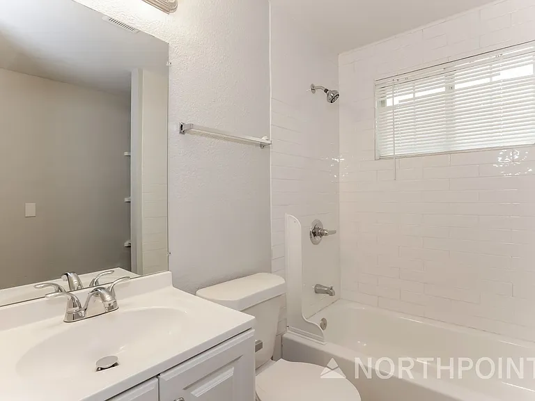 5724 Rich St — Photo 12