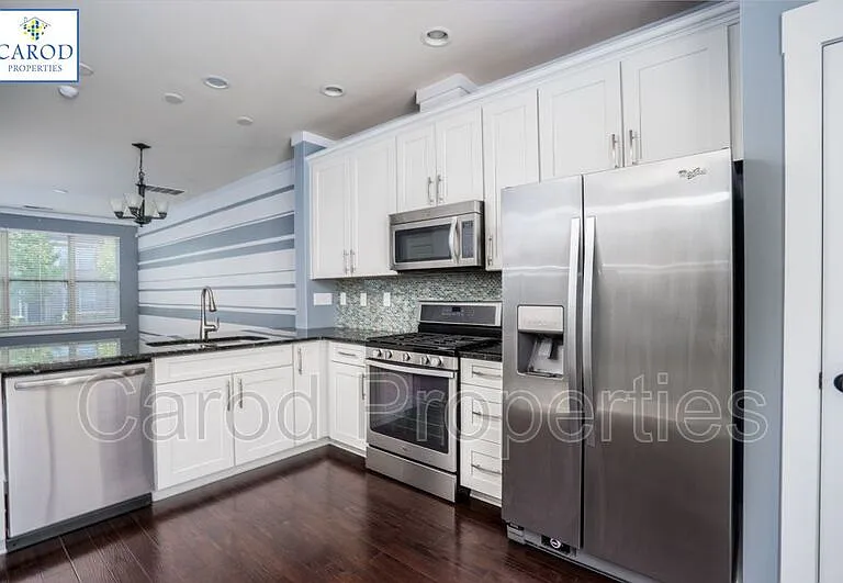 3840 Willow Green Pl — Photo 11