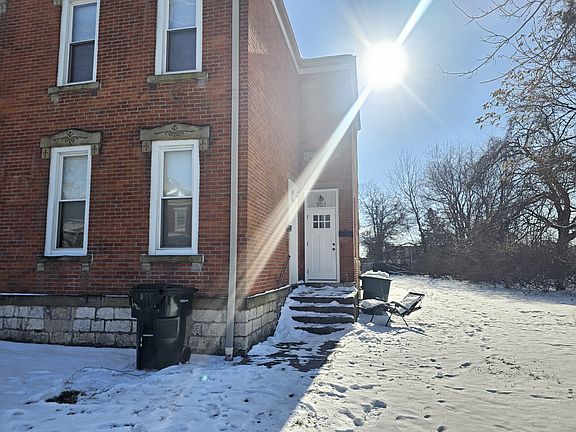 2nd image of 951 E Mound St
