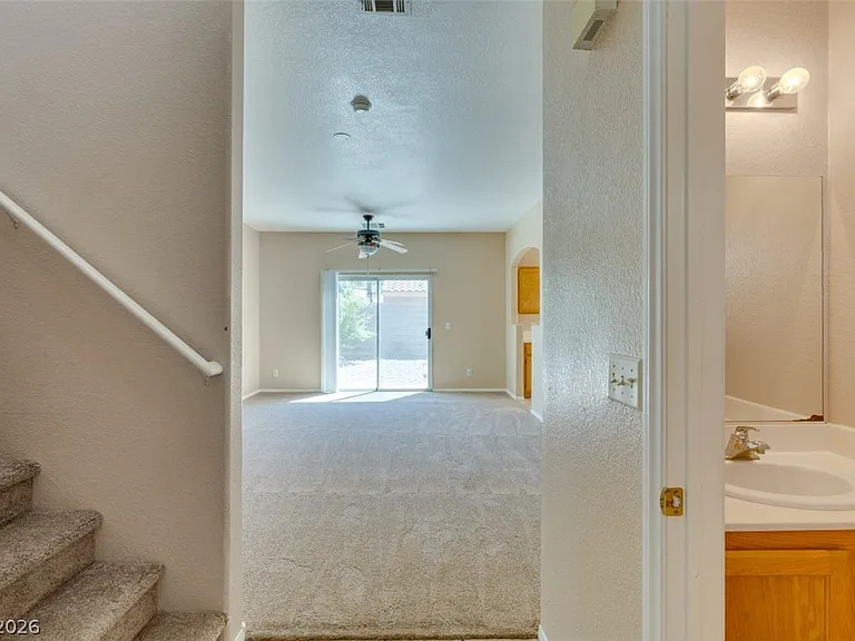 1401 Sycamore Spring Ct — Photo 3