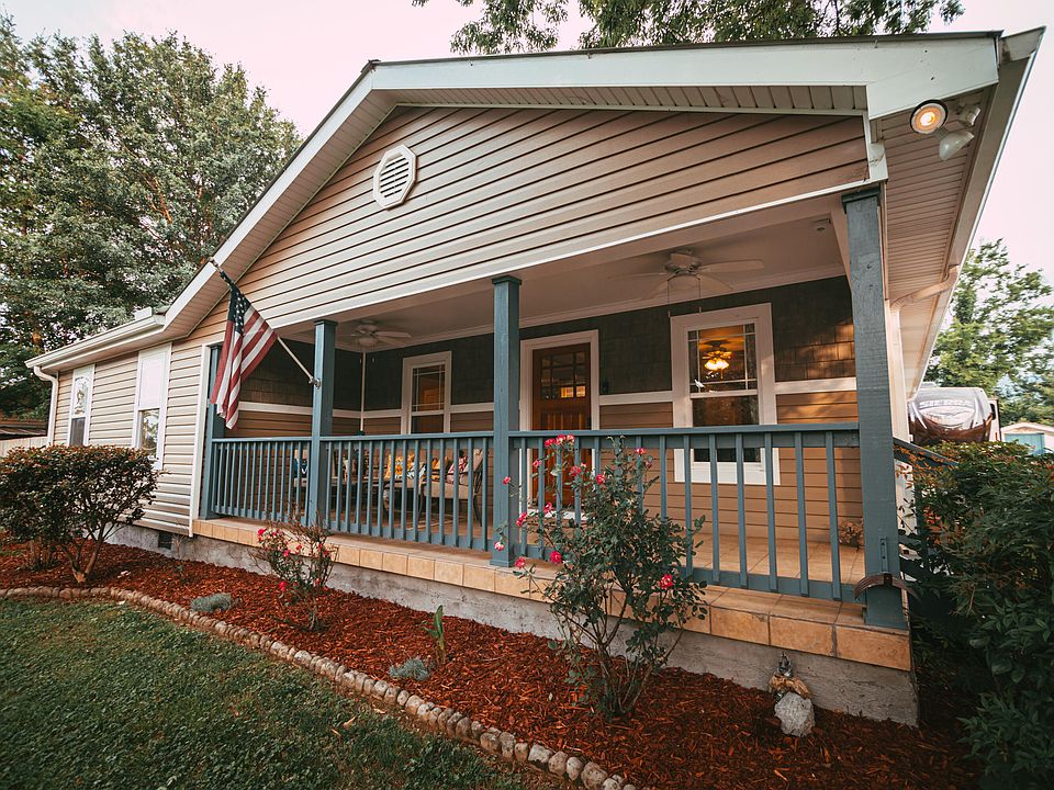 1st image of 120 Fern Ave