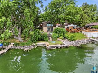 46246 S Shore Pl, Hartford, SD 57033