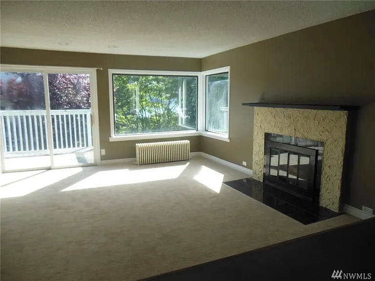 10742 Durland Ave NE — Photo 3