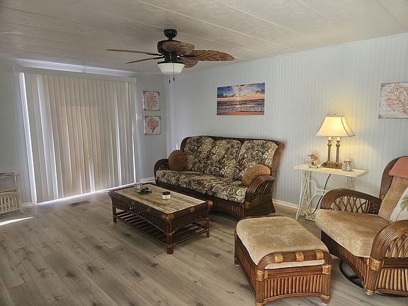 3rd image of 12170 Palm Dr
