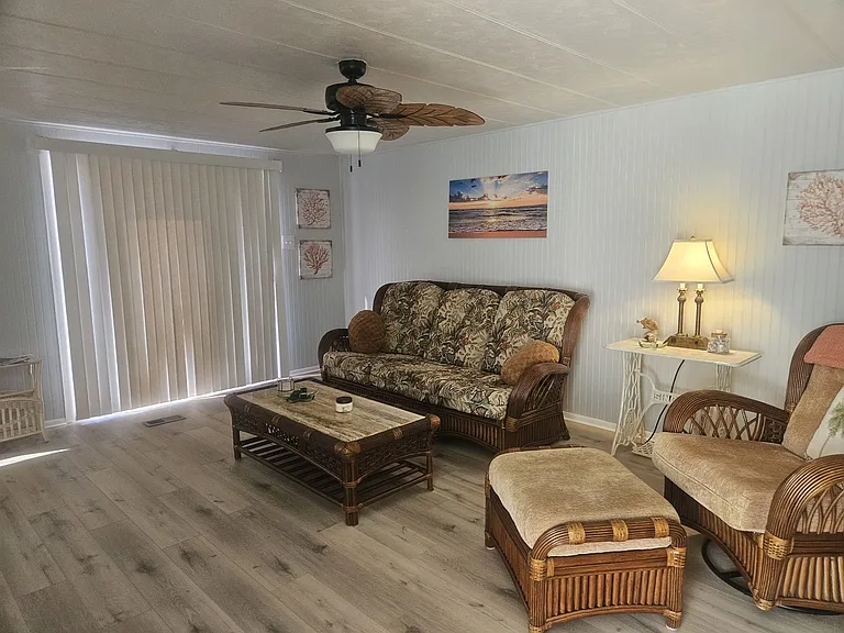 12170 Palm Dr — Photo 3