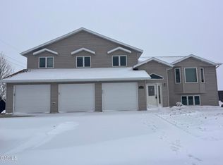 5036 39th Ave NW, Mandan, ND 58554