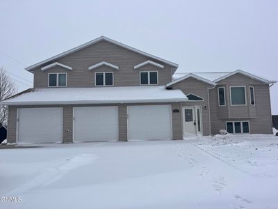 5036 39th Ave NW, Mandan, ND, 58554