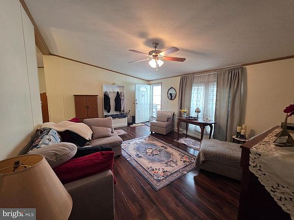 5th image of 74 Edward Ln