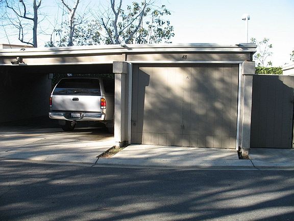 One car garage with covered parking