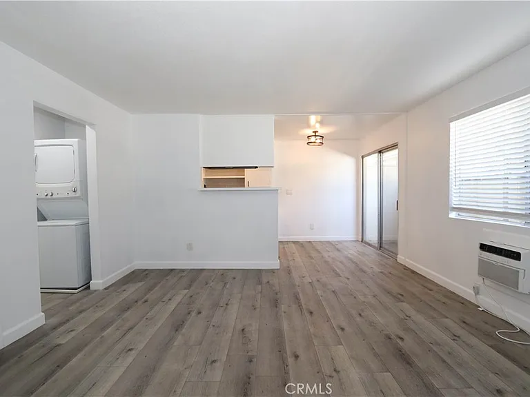 460 Vista Ave #B — Photo 4