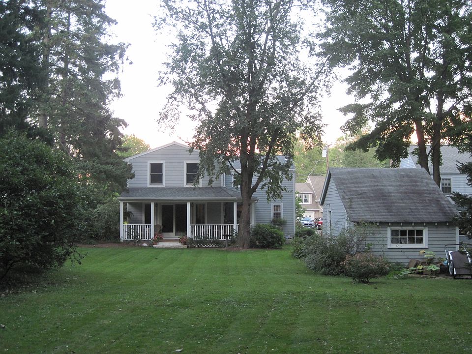 2nd image of 16 Lennox Ave