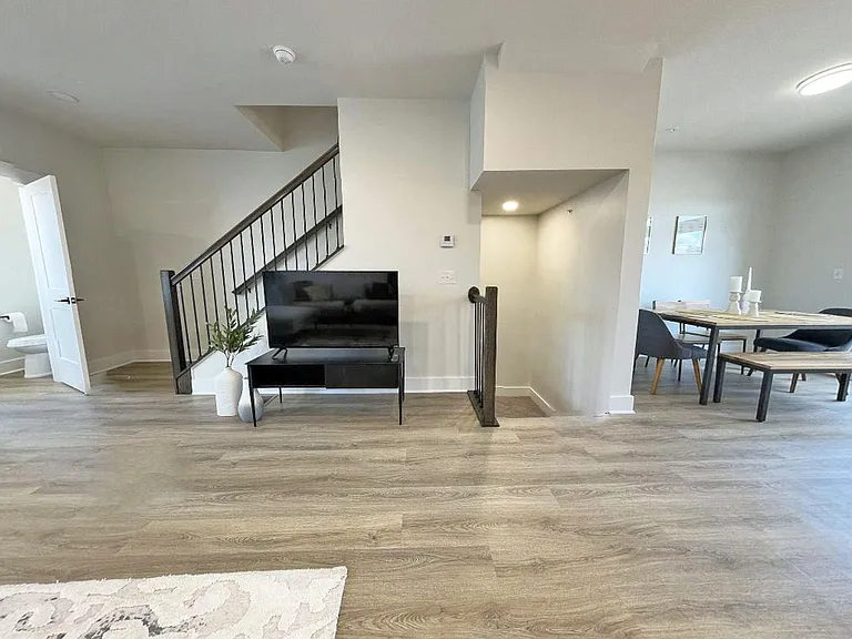 Pearl Street Townhomes — Photo 9
