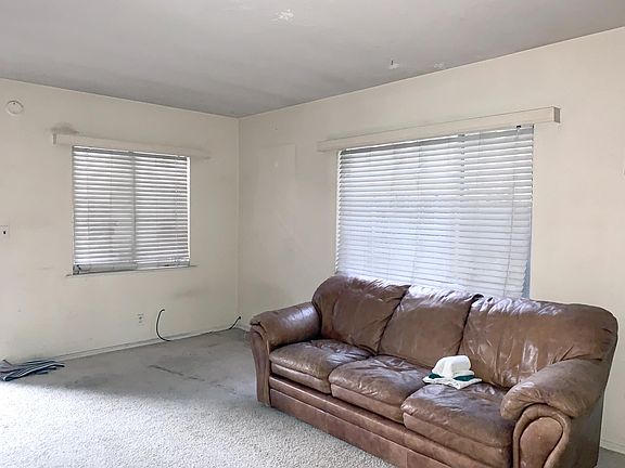 4th image of 172 N Catalina Ave