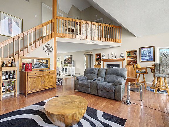 4th image of 19 Walnut Hill Dr