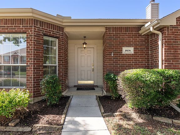 2nd image of 1818 Lake Tawakoni Dr