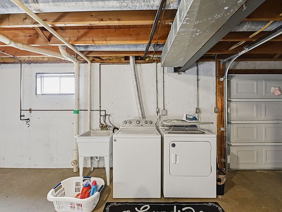 4th image of 32 Kyles Ln #A