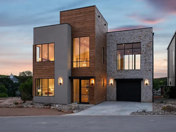 7 Breakwater Bnd, Graford, TX 76449