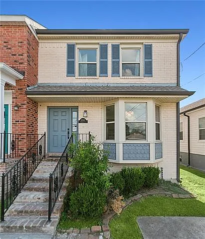 2 bed, 2.5 bath, 1589 sqft, $2,600 — Photo 1