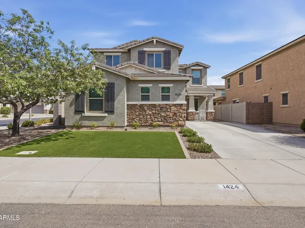 1424 E GOLDCREST Street, Gilbert, AZ 85297