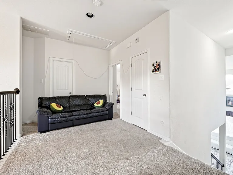 10323 Wedmore Dr — Photo 13