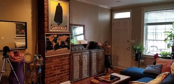 Spacious living room