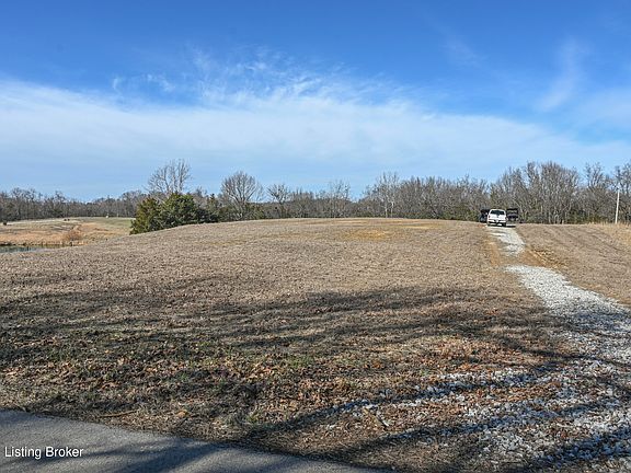 3rd image of 800 Hall Simpson Rd