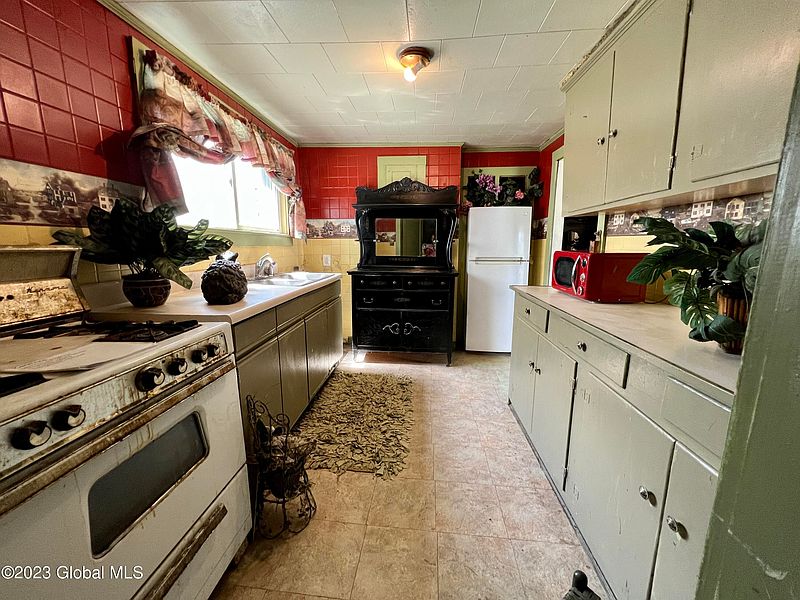 2nd image of 20 Stevens Street
