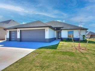 9216 NW 85th St, Yukon, OK 73099