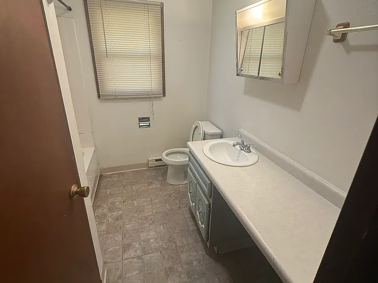 616 S Clinton St #3 — Photo 2