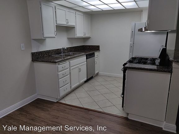 4th image of 13138 Moorpark St APT 07