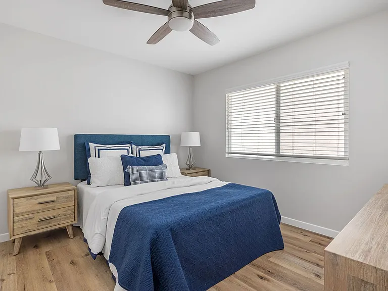 2119 Mathews Ave — Photo 4