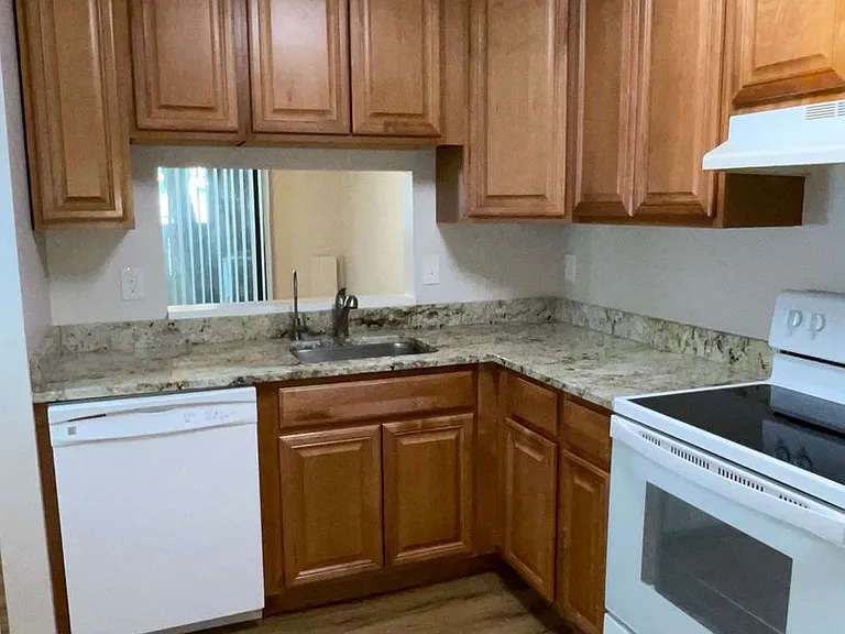 9848 Brookridge Ct — Photo 2