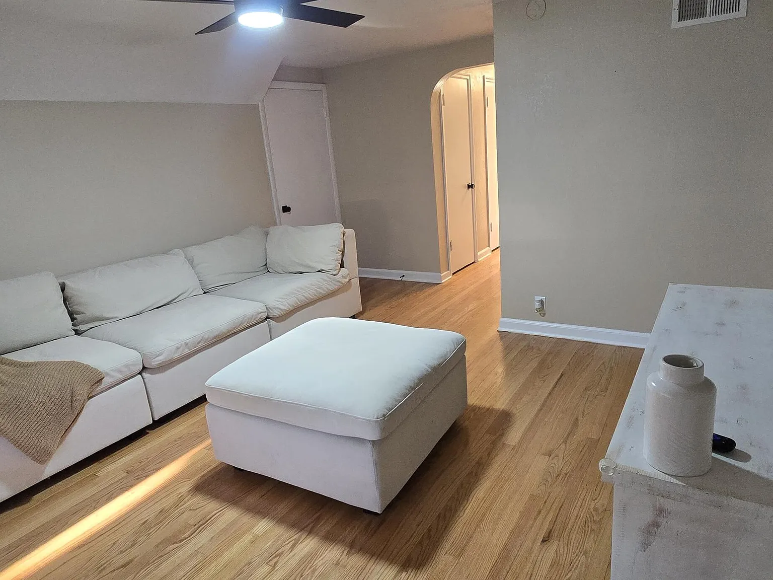 2 bed, 1.0 bath, 900 sqft, $1,900 — Photo 4