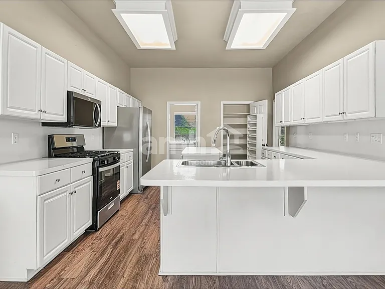 13143 Mills River St — Photo 3