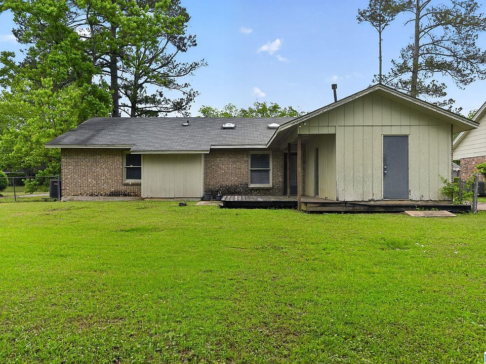 1st image of 3328 Cross Creek Dr