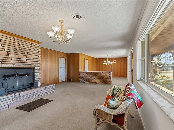 3rd image of 200 Davis Dr