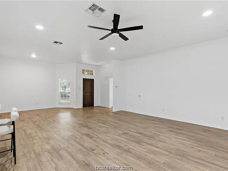 5310 Draycott Ct — Photo 11