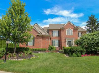 47300 Somerset Ct, Novi, MI 48374