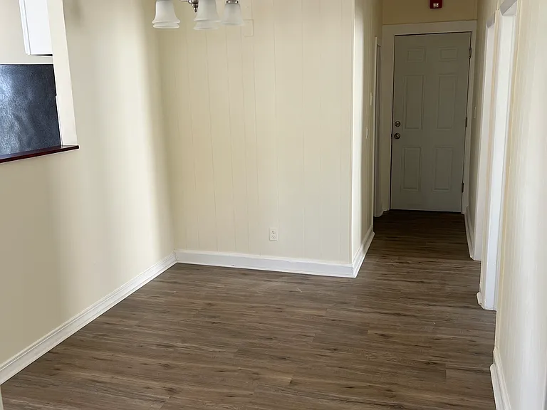 181 Rhodes St — Photo 9