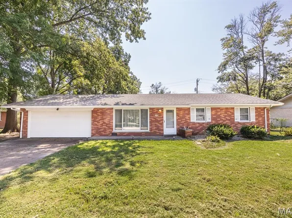 1816 Menard Dr, Belleville, IL 62220