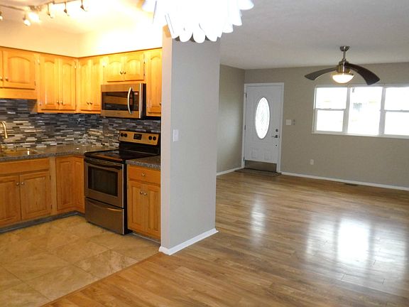Eat-In Kitchen