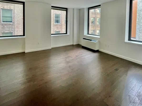 100 Maiden Lane image 4 of 20