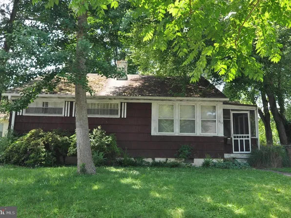 1313 Coral Sea Dr, Rockville, MD 20851