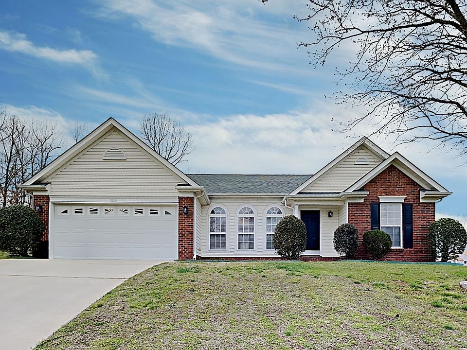 1st image of 1226 Laurel Woods Dr
