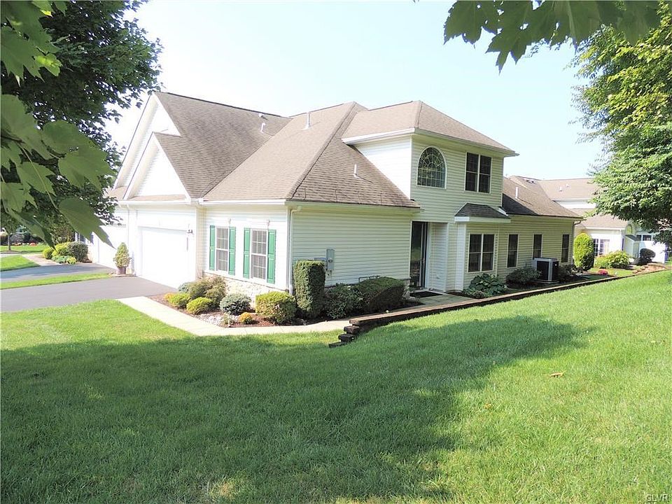 1st image of 14 Canterbury Ln
