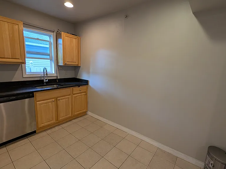 3 Barton St #3 — Photo 9