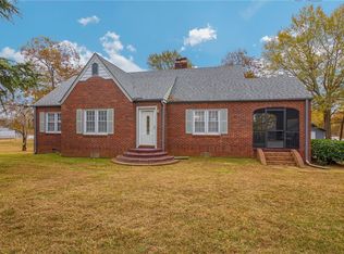 709 W Main St, Pickens, SC 29671