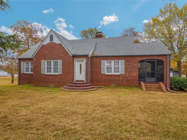 709 W Main St, Pickens, SC 29671